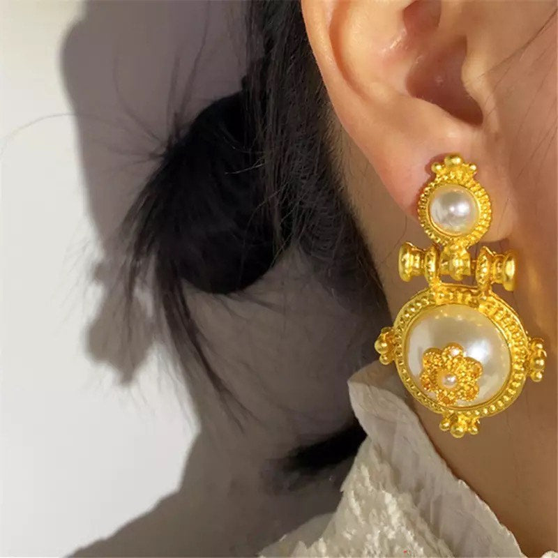 Vintage Gold-Plated Round Pearl Earrings